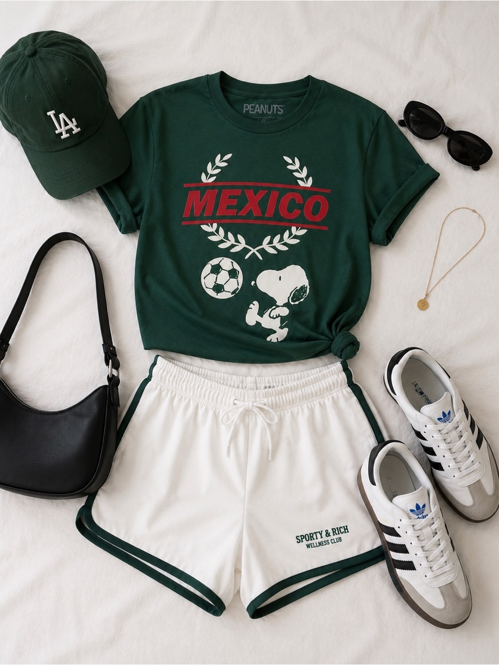 Peanuts Snoopy Mexico Soccer Graphic Tee NWT Women’s Small